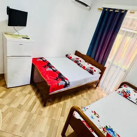 Brahimasi Hotel apartamentowy Durrës